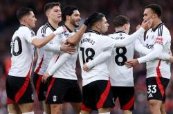 乐鱼平台 -转会期英超传出新动向，阿贾克斯回应争议，高层表态——悬念犹存，更衣室氛围转暖的简单介绍